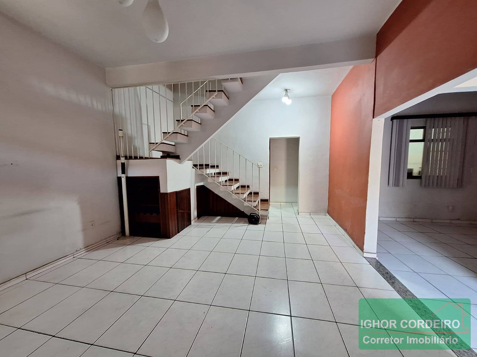 Casa de Condomínio à venda com 3 quartos, 215m² - Foto 3