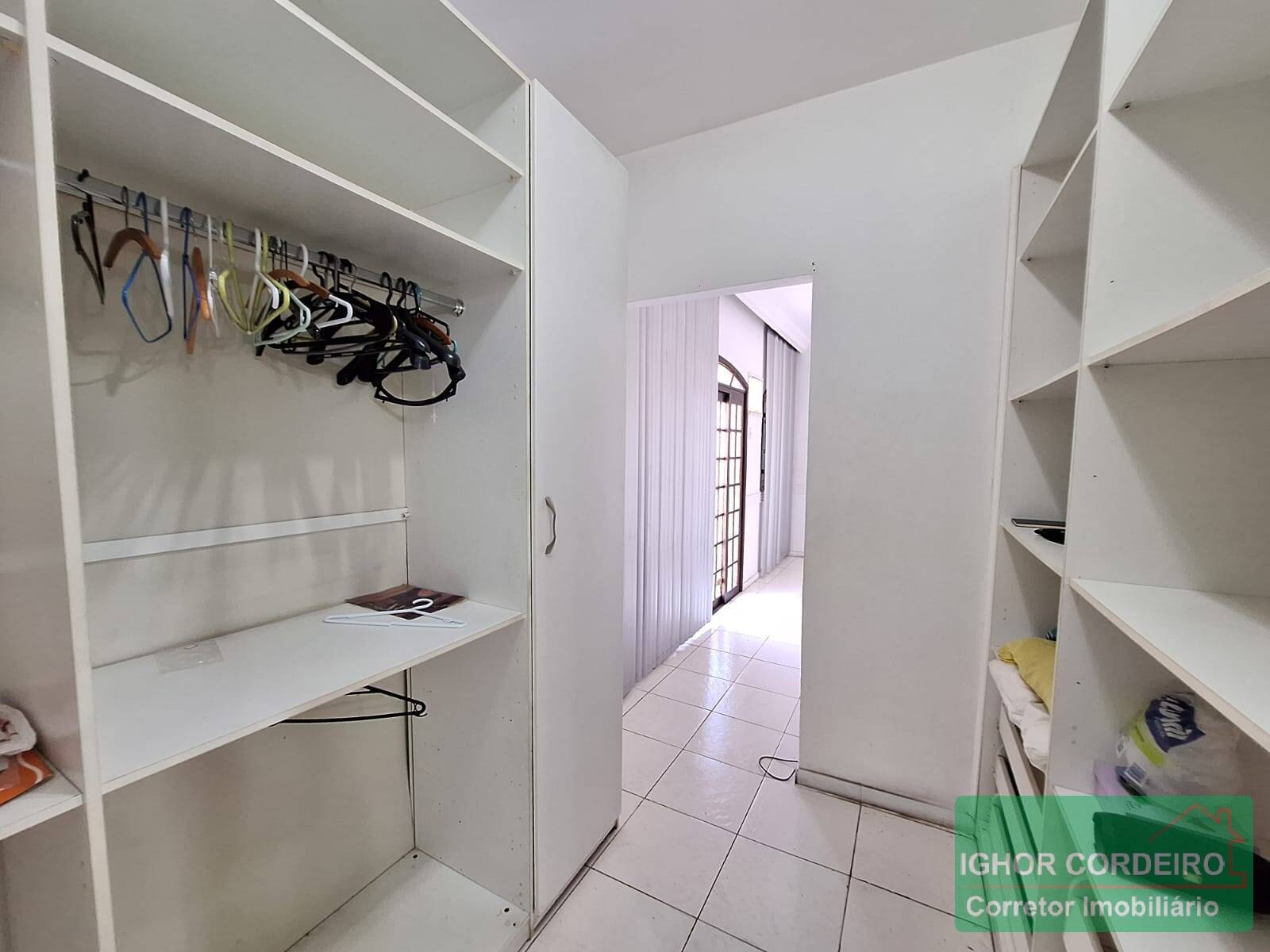 Casa de Condomínio à venda com 3 quartos, 215m² - Foto 12