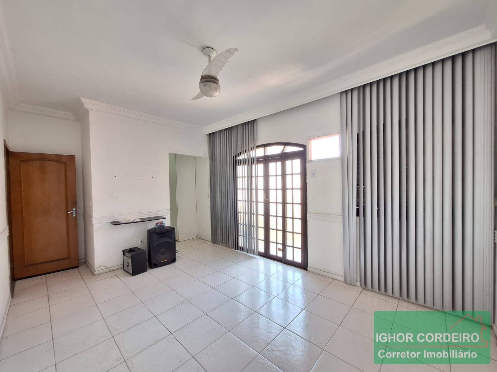 Casa de Condomínio à venda com 3 quartos, 215m² - Foto 13